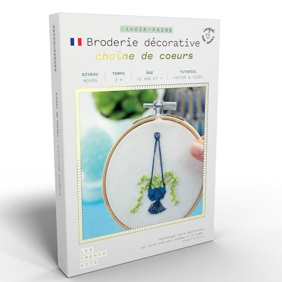 Kit broderie décorative - « chaîne de cœurs »
