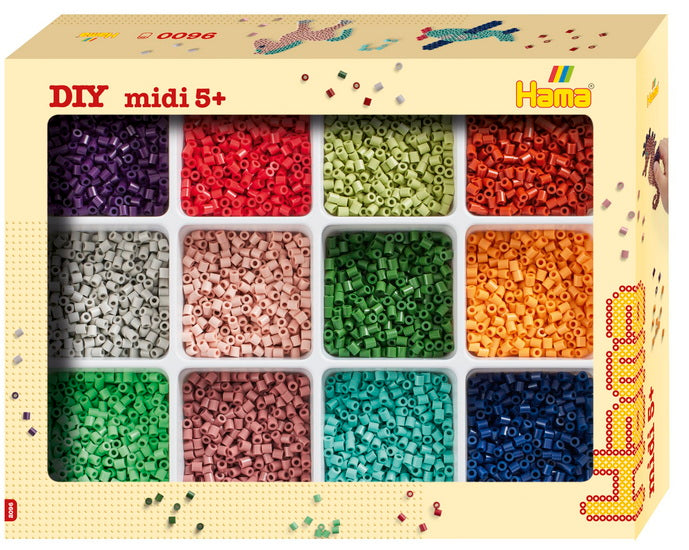 Hama Perles en boîte à casiers. Env. 9.600 perles de 12 couleurs différentes.