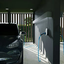 Wandseitig montierter go-e charger gemini 11kw während des Ladevorganges eines E-Auto´s